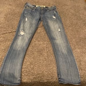 Hydronic lights to wash distressed jeans